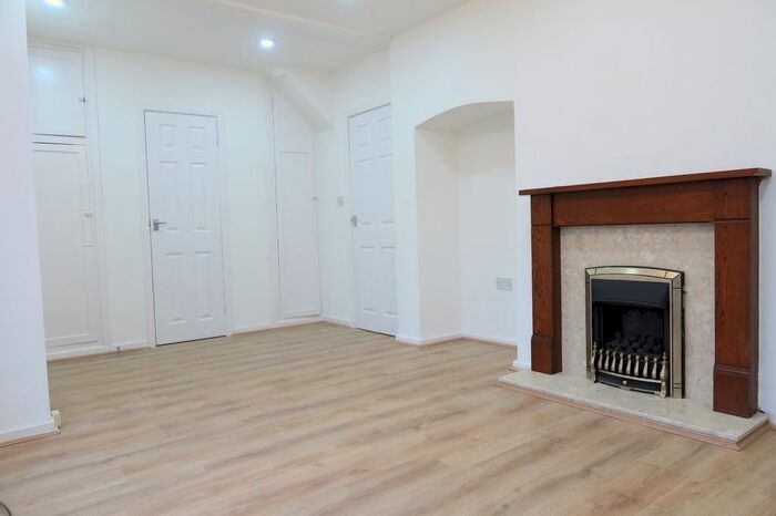 3 Bedroom Terraced House To Rent In Princess Road, Atherstone, Warwickshire, CV9