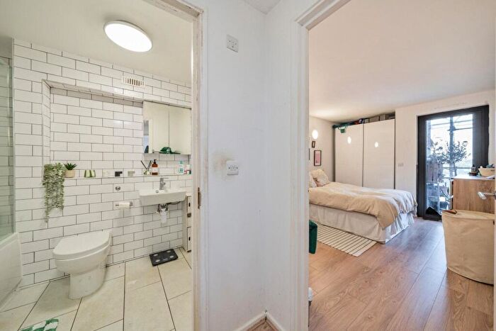 1 Bedroom Flat For Sale In Consort Road, Peckham, SE15