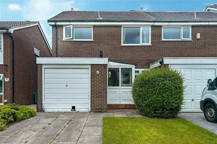 3 Bedroom End Of Terrace House For Sale In The Fairway, Manchester, Greater Manchester, M40