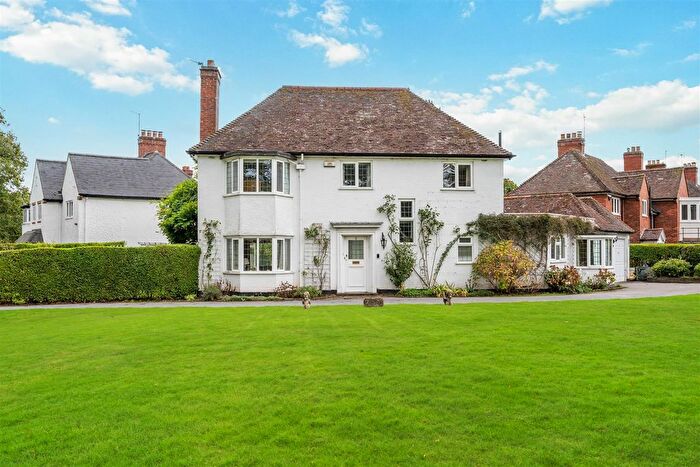 5 Bedroom Detached House For Sale In Brueton Avenue, Solihull, B91