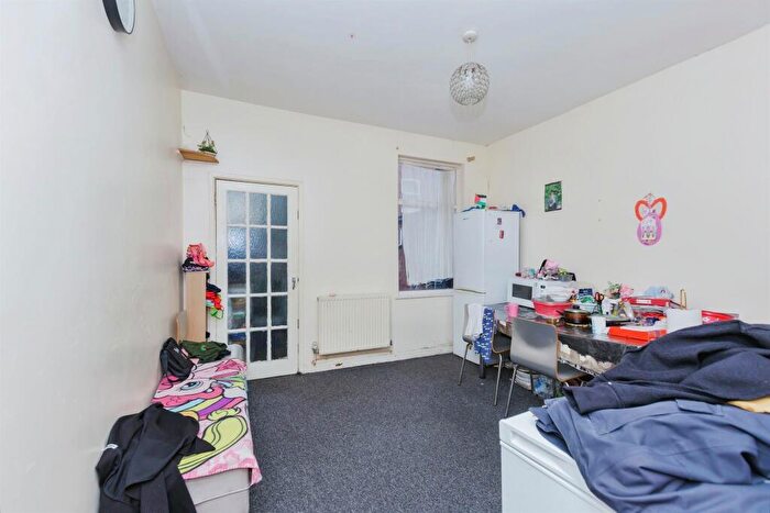 3 Bedroom Terraced House For Sale In Biddulph Street, Leicester, LE2