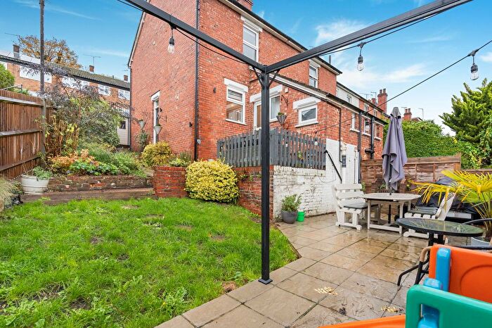 2 Bedroom Semi Detached House For Sale In Farningham Road, Caterham, CR3