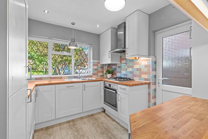 4 Bedroom Detached House For Sale In Selwood Way, Downley, HP13