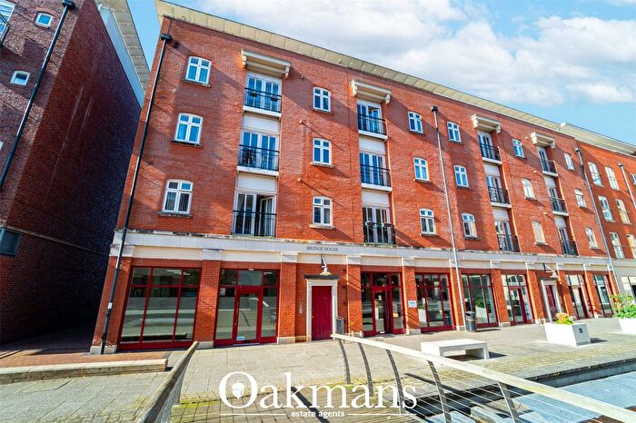 2 Bedroom Flat For Sale In Waterside, Shirley, Solihull, West Midlands, B90