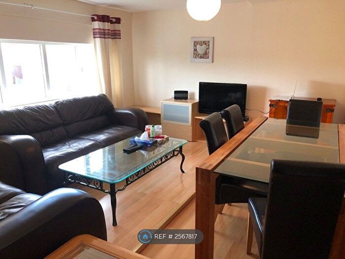 3 Bedroom Flat To Rent In Grangewood Road, Nottingham, NG8