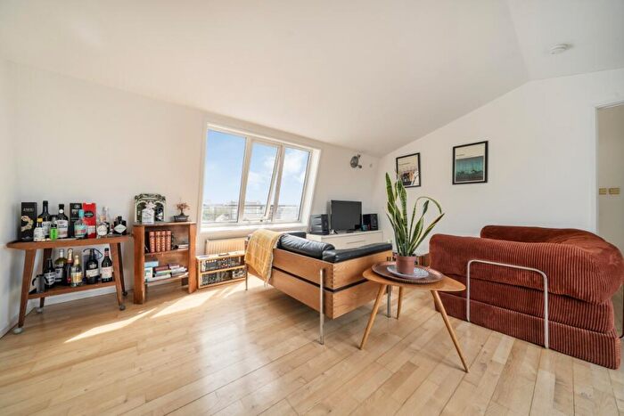 2 Bedroom Apartment To Rent In Queen Of Denmark Court, Rotherhithe, SE16