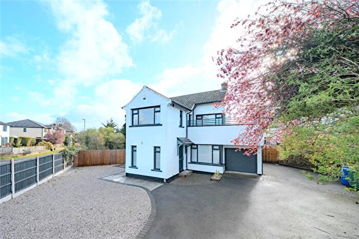 3 Bedroom Detached House For Sale In Woodhall Park Drive, Stanningley, Pudsey, West Yorkshire, LS28