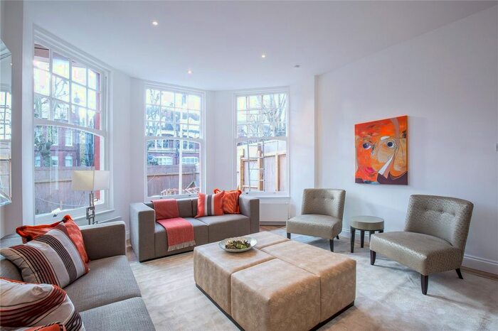 2 Bedroom Flat To Rent In Raglan House, - Queens Avenue, London, N10