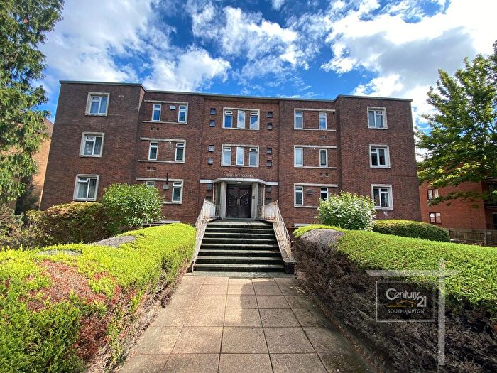 1 Bedroom Flat To Rent In |Ref: |, Queens Court, Hill Lane, Southampton, SO15