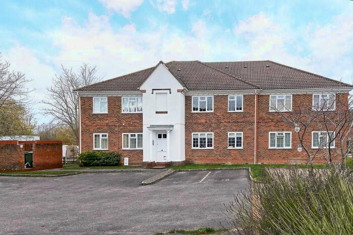 1 Bedroom Flat To Rent In Kingfisher Walk, Ash, Aldershot GU12