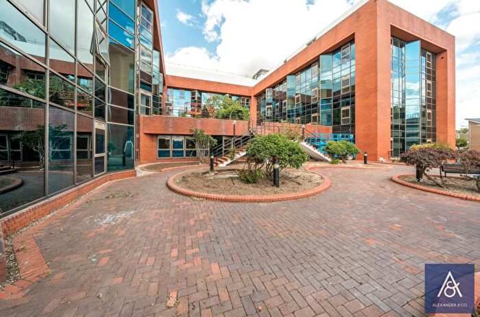 1 Bedroom Flat To Rent In Virginia House, Walton Street, HP21
