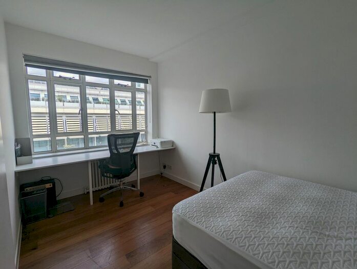 2 Bedroom Flat To Rent In University Street, London, WC1E