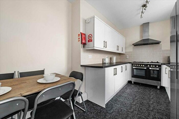 5 Bedroom Terraced House To Rent In Furzehill Road, Plymouth, PL4