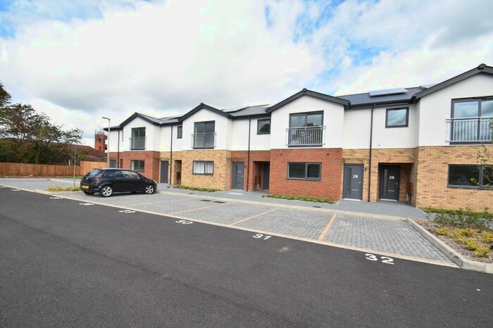 2 Bedroom Flat To Rent In Peel Close, Gerrards Cross, SL9