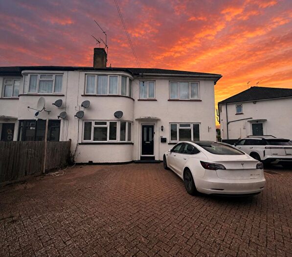 2 Bedroom Maisonette To Rent In Trevellance Way, Watford, WD25