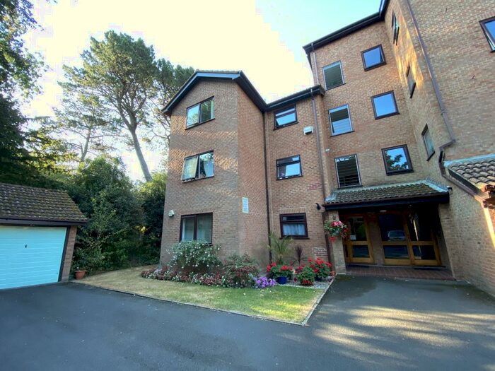 2 Bedroom Apartment To Rent In Dean Park Road, Bournemouth, BH1