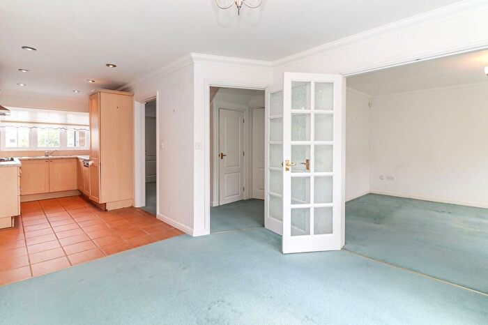 4 Bedroom Detached House For Sale In The Pippins, Watford, WD25