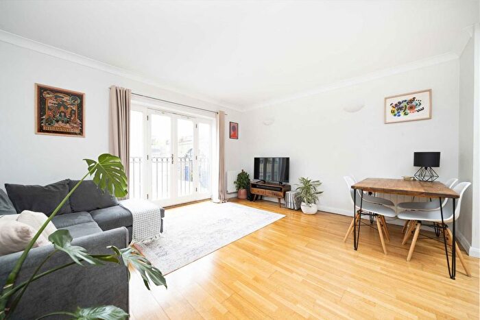 1 Bedroom Flat To Rent In Bocking Street, London, E8