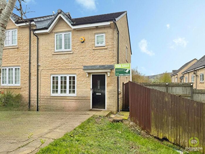 3 Bedroom End Of Terrace House For Sale In Coulthurst Gardens, Darwen, BB3
