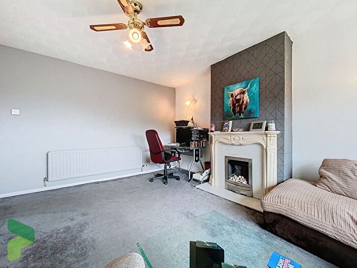 2 Bedroom Flat To Rent In Birch Hall Avenue, Darwen, BB3