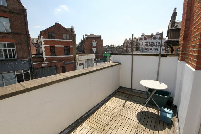1 Bedroom Flat To Rent In Mount Pleasant Crescent, London, N4