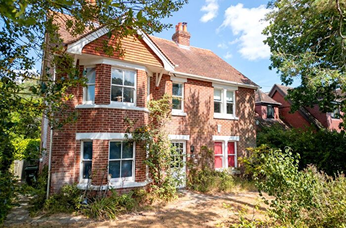 4 Bedroom Detached House For Sale In George Road, Milford-On-Sea, SO41