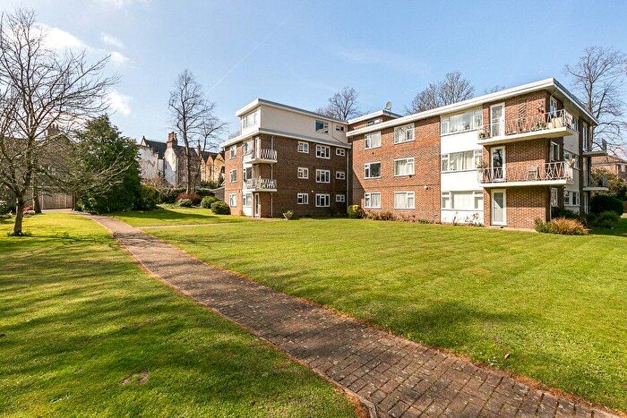2 Bedroom Apartment For Sale In Bramleyhyrst, Bramley Hill, South Croydon, CR2