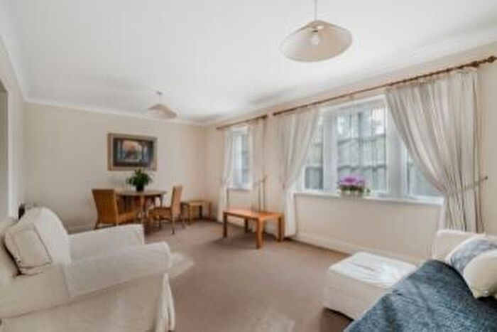 2 Bedroom Apartment To Rent In The Manor House, Bennett Crescent, Cowley, OX4