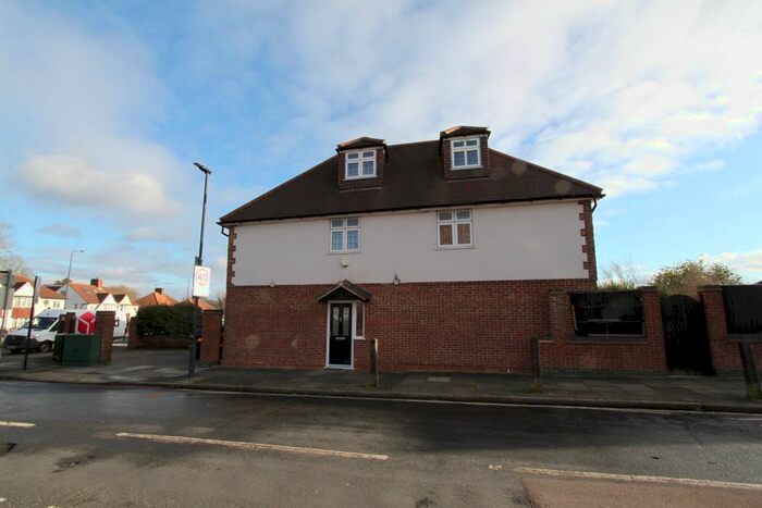 3 Bedroom End Of Terrace House To Rent In Leysdown Road, Mottingham, London, SE9