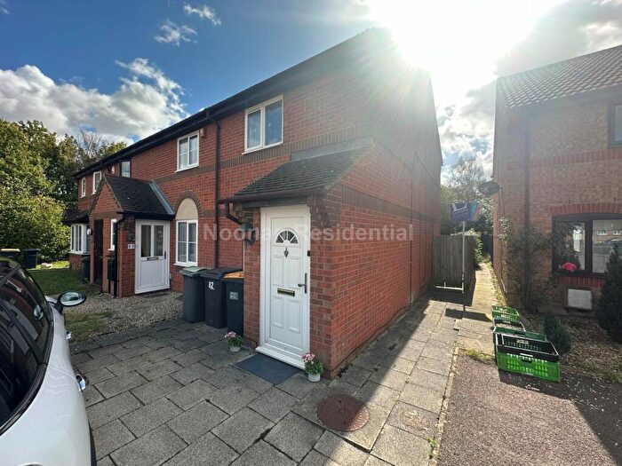 2 Bedroom Semi-Detached House To Rent In Poppyfields, Bedford, MK41