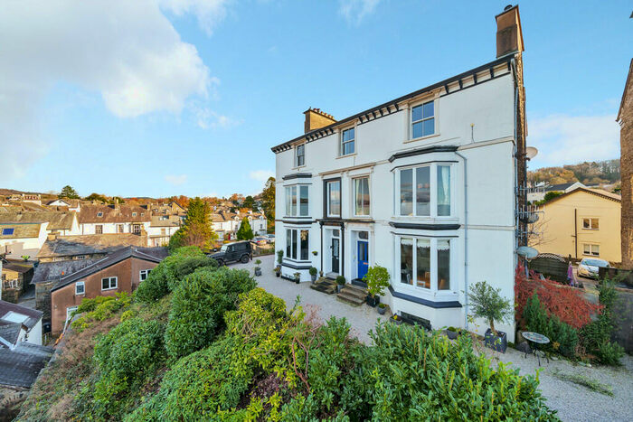 2 Bedroom Apartment To Rent In B Lake View Villas, Bowness On Windermere, Cumbria, LA23