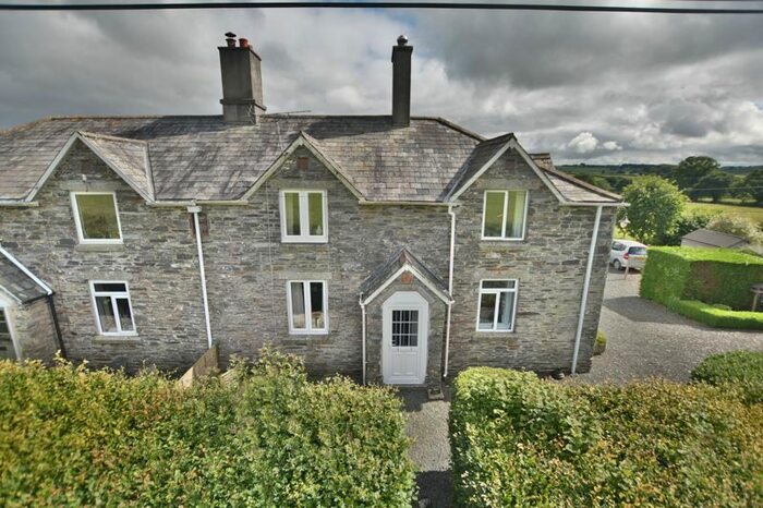 3 Bedroom Terraced House For Sale In Mill Hill Lane, Tavistock, PL19
