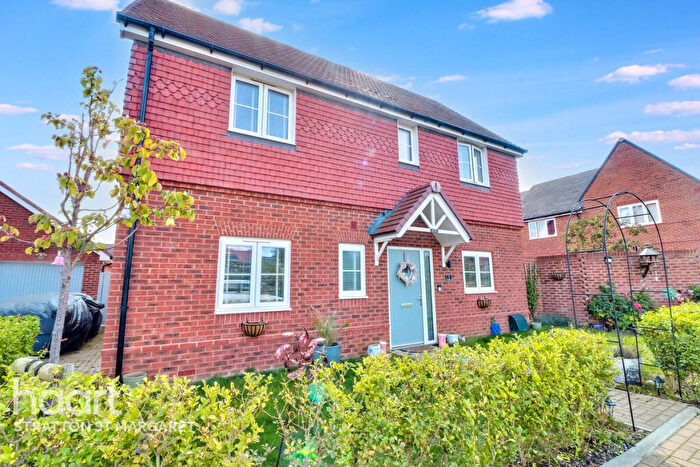3 Bedroom Detached House For Sale In Claridge Close, Shrivenham, SN6