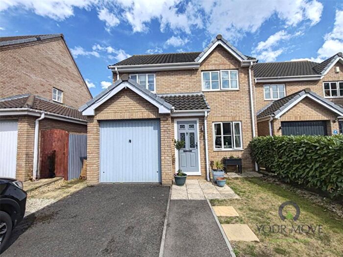 3 Bedroom Detached House For Sale In Willowherb Close, St. Marys Island, Chatham, Kent, ME4