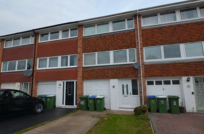 3 Bedroom Town House To Rent In Maiden Erlegh Avenue, Bexley, DA5