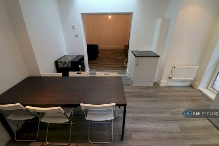 6 Bedroom Maisonette To Rent In Monthope Road, Brick Lane, Liverpool Street, E1