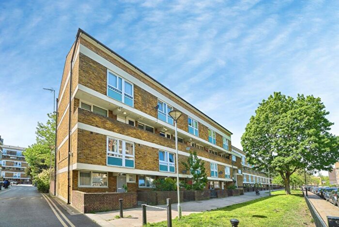 3 Bedroom Maisonette For Sale In St. Stephens Road, London, E3