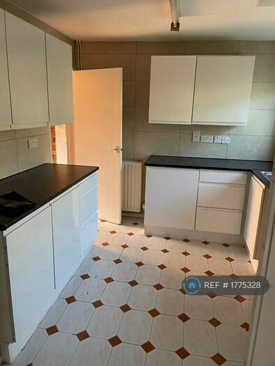 3 Bedroom Terraced House To Rent In Bridgend Road, Enfield, EN1