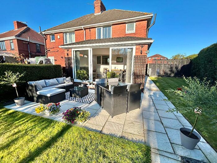2 Bedroom Semi-Detached House For Sale In Rockley Avenue, Birdwell, Barnsley, S70