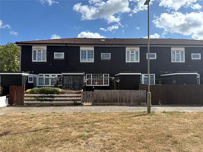 3 Bedroom Terraced House For Sale In Meadow Close, Barnet, Hertfordshire, EN5