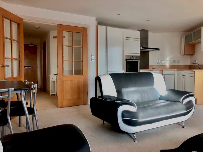 2 Bedroom Flat To Rent In Centurion Court Gunwharf Quays, PO1