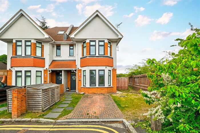 4 Bedroom Semi-Detached House To Rent In Seagry Road, Wanstead, E11