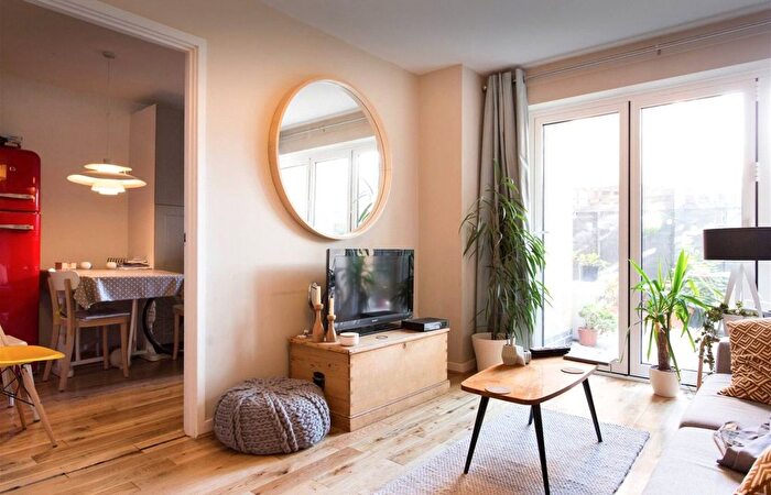 1 Bedroom Flat For Sale In Bailey Mews, London, SW2
