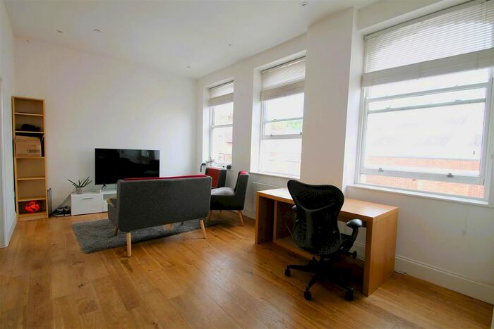 2 Bedroom Maisonette To Rent In Lauriston Road, Preston, Brighton, BN1