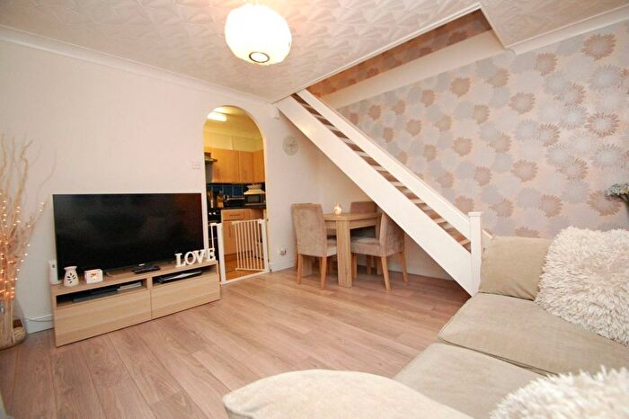 1 Bedroom Semi-Detached House To Rent In Mansard Close, Hornchurch, Essex, RM12