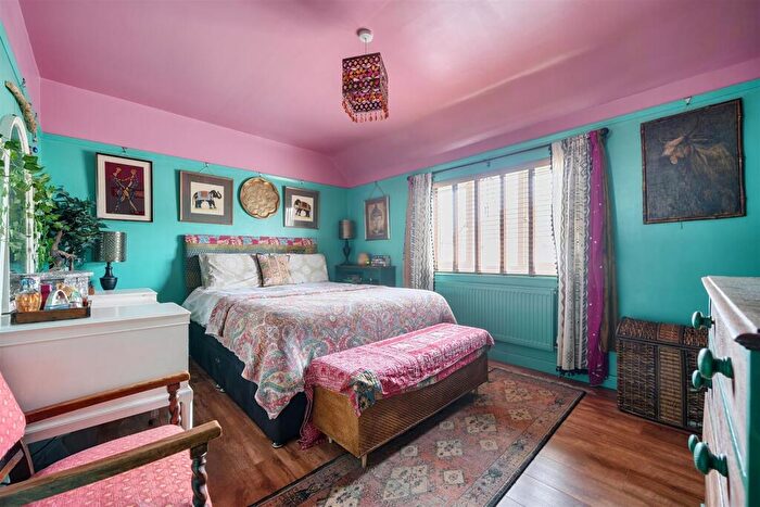 3 Bedroom Terraced House For Sale In Plains Avenue, Maidstone, ME15 - Photo 5