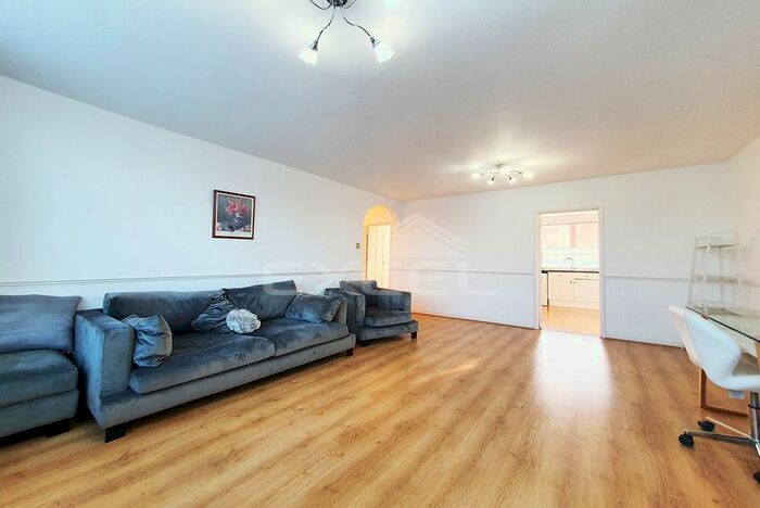 3 Bedroom Flat To Rent In Princess Road, Primrose Hill, London, NW1