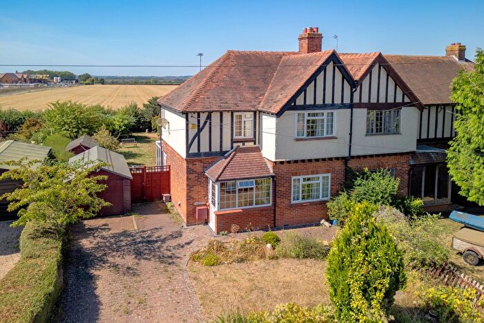 3 Bedroom Semi-Detached House For Sale In Grove Lane, Great Kimble, Aylesbury, Buckinghamshire, HP17