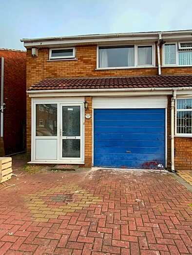 3 Bedroom Semi-Detached House To Rent In Townley Gardens, Aston, Birmingham B6