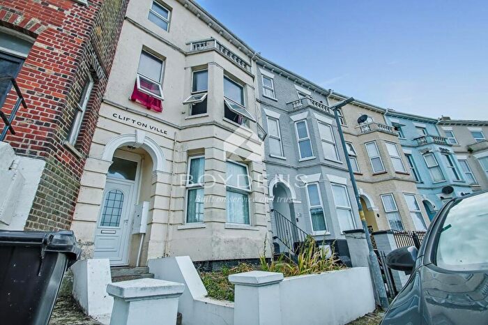 1 Bedroom Flat To Rent In Crescent Road, Walton On The Naze, CO14